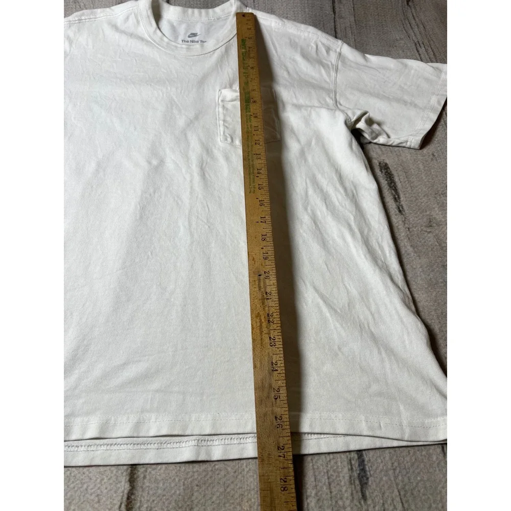 Nike Pocket T-Shirt Mens Medium White Loose Fit Minimalist Streetwear Tee